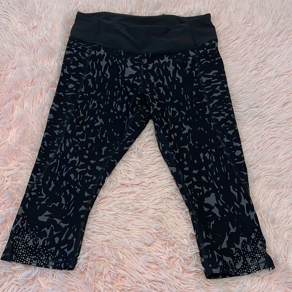 Lululemon Capri Leggings - Picture 2 of 5